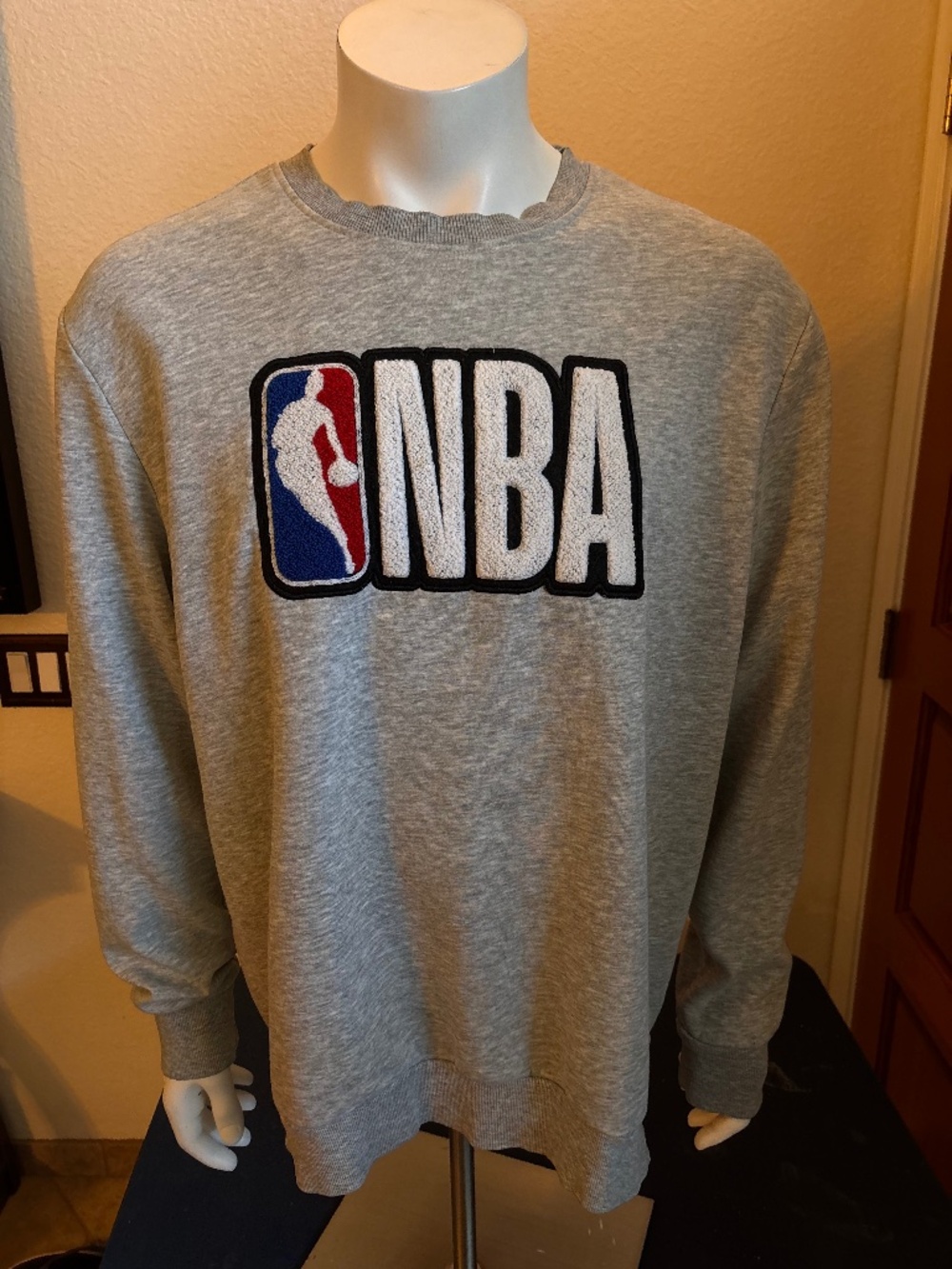 Mens XL NBA gray sweatshirt